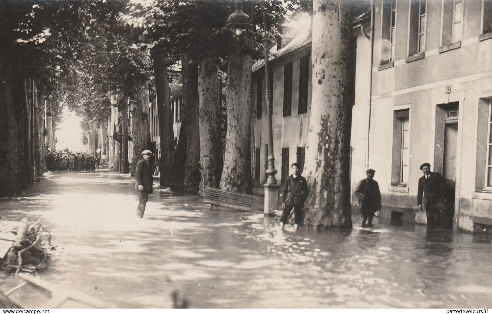 CPA-PHOTO Animée (92) Ou (65) ? Avenue De La Gare Inondations - Floods