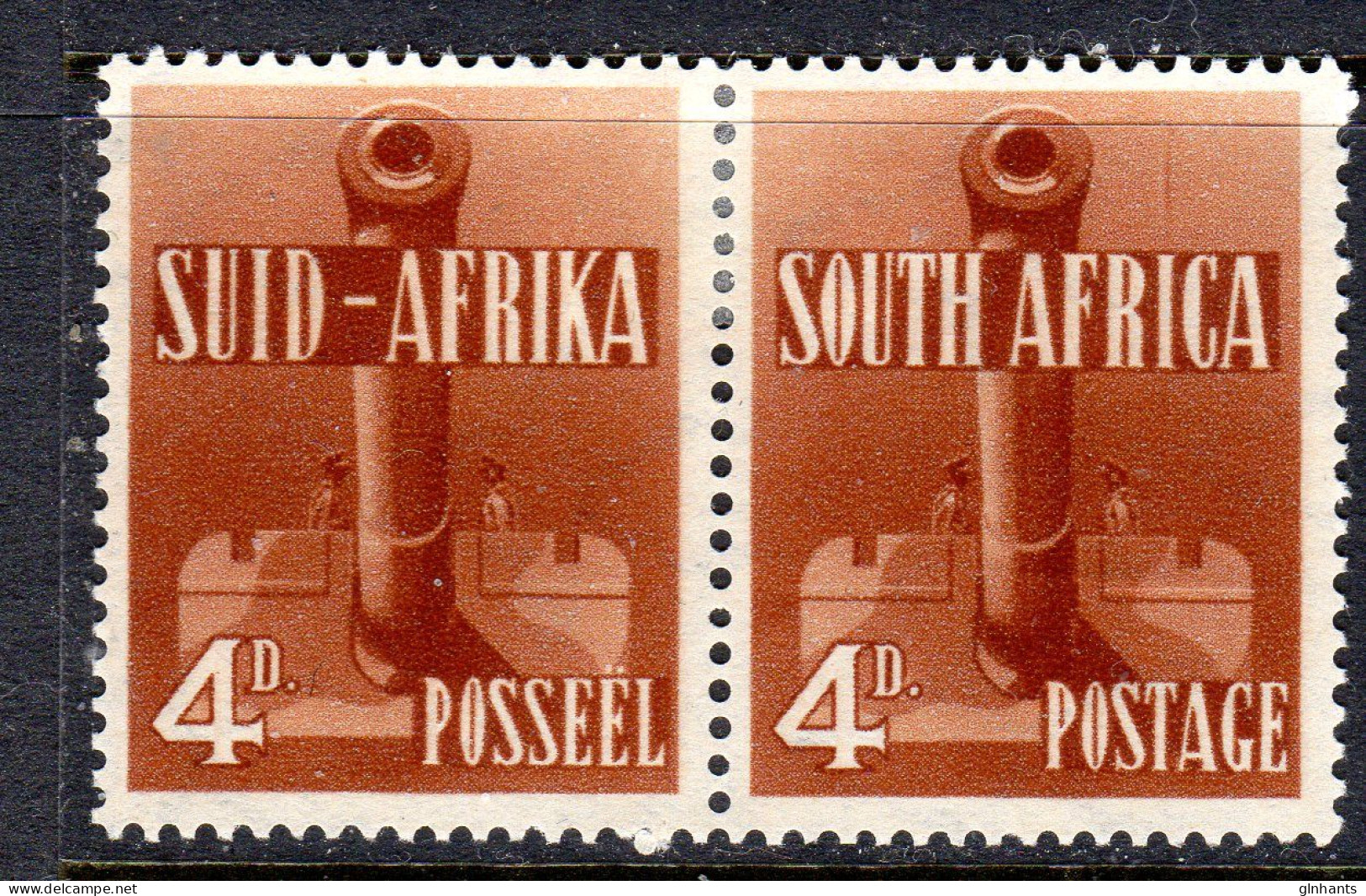 SOUTH AFRICA - 1941 GUNS 4d STAMP PAIR FINE MOUNTED MINT MM * SG 92 - Neufs
