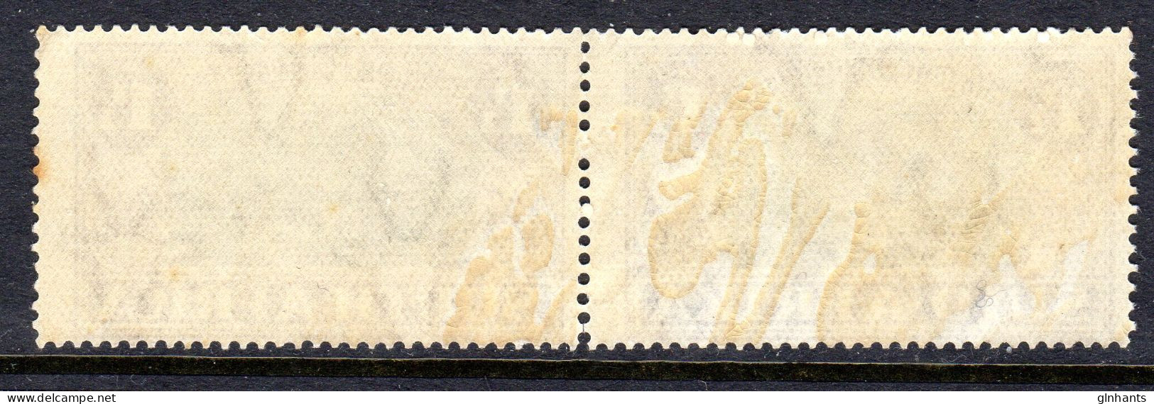 SOUTH AFRICA - 1939 HUGUENOT LANDING FUND 1/- STAMP PAIR MNH ** SG 84 GUM FAULTS (2 SCANS) - Ungebraucht