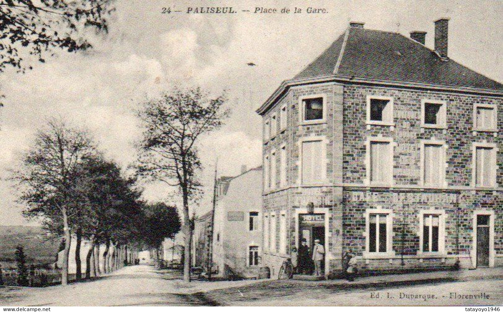 Paliseul  Place De La Gare Café Restaurant Hotel Animée Cycliste Voyagé En 1910 - Paliseul