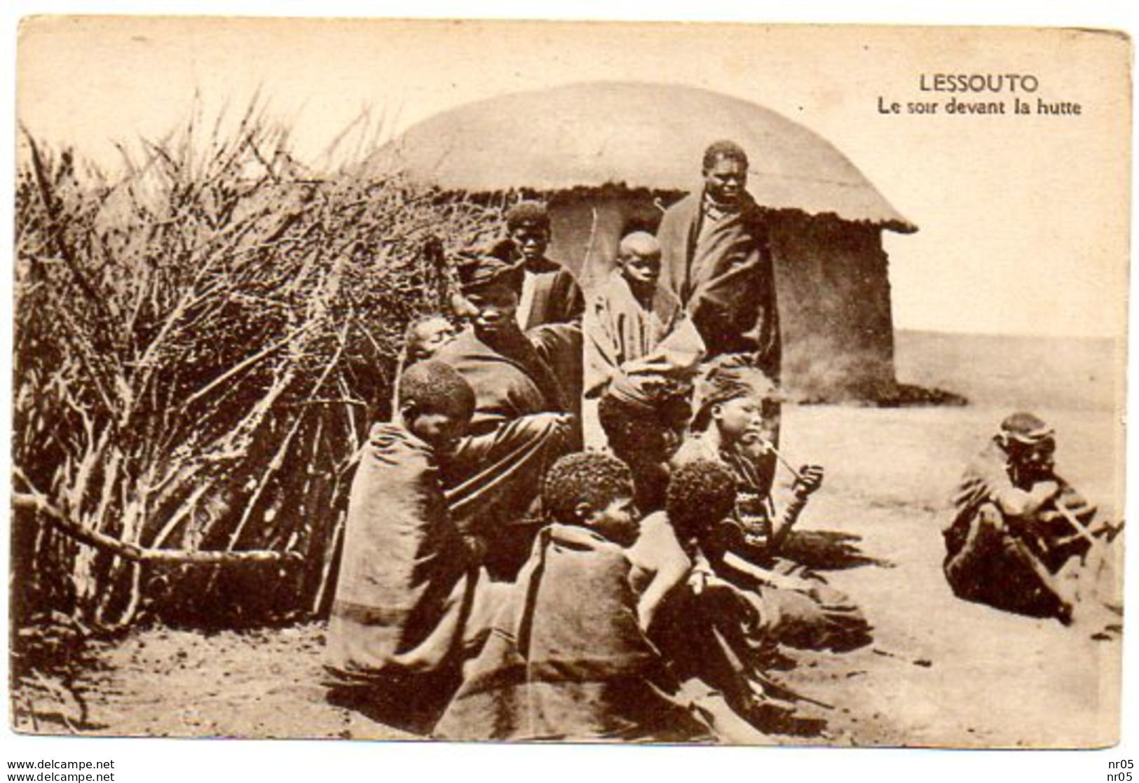 AFRIQUE NOIRE - LESSOUTO  ( LESOTHO ) - Le Soir Devant La Hutte - Lesotho