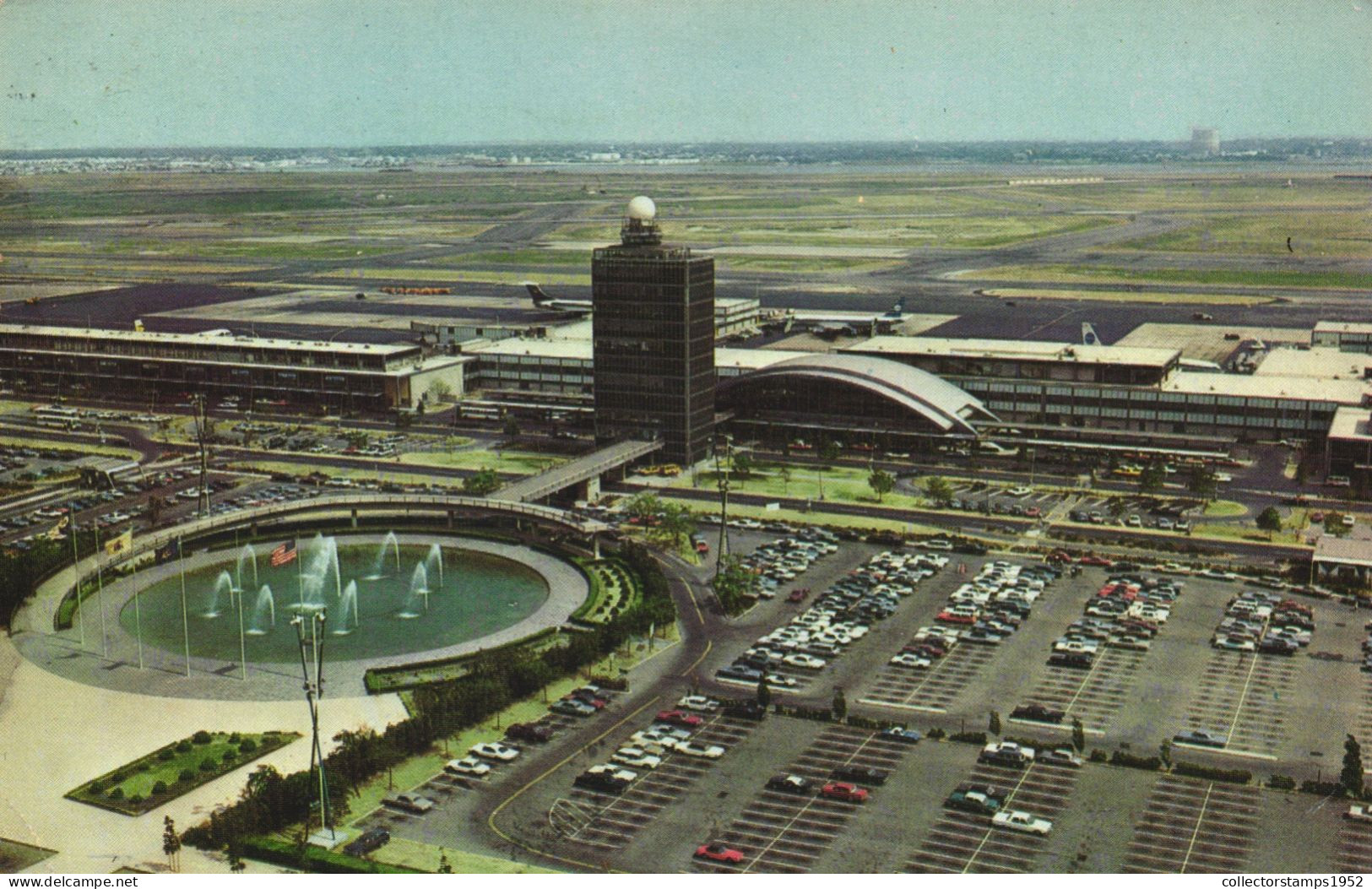 QUEENS, NEW YORK, IDLEWILD, KENNEDY INTERNATIONAL AIRPORT, FOUNTAIN, CARS, PARKING, PANORAMA, UNITED STATES - Queens