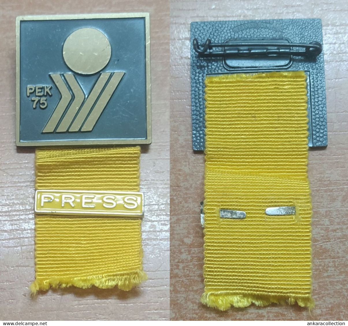 AC -  FIBA BASKETBALL EUROPEAN / EUROBASKET CUP 1975 PEK 75 BELGRADE YUGOSLAVIA PRESS BADGE PIN - Uniformes, Recordatorios & Misc