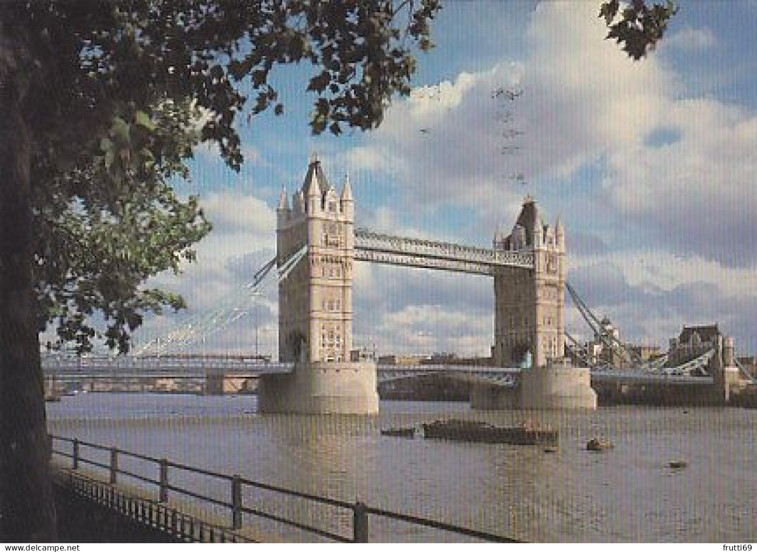 AK 173693 ENGLAND - London - Tower Bridge - River Thames