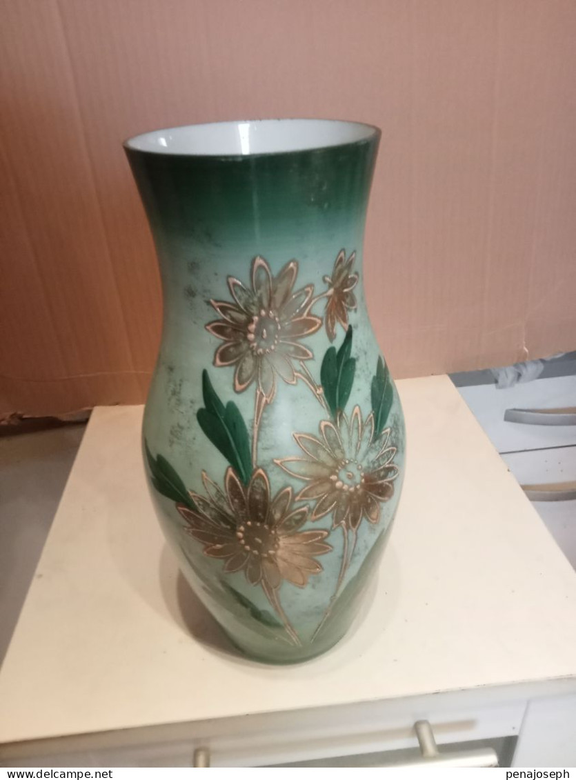 Vase Ancien Opaline Hauteur 27 Cm Diamètre 13 Cm - Vases