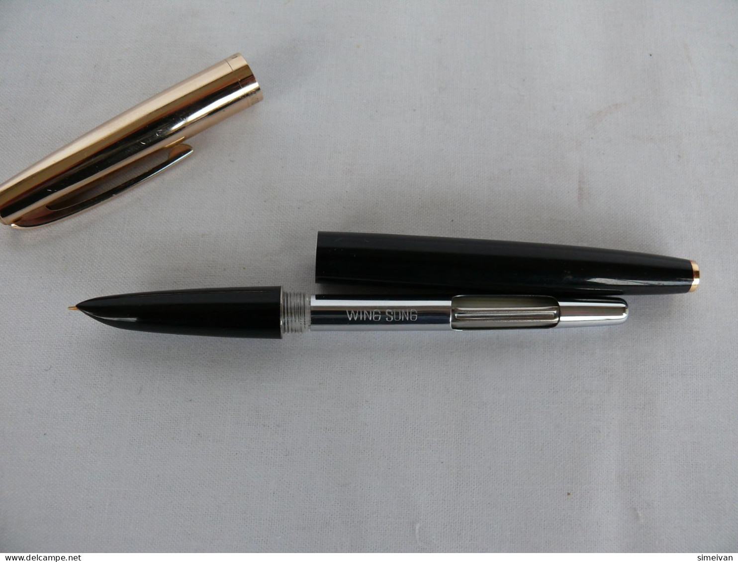 Vintage Wing Sung Fountain Pen Black Body Gold Cap Made in China #2026