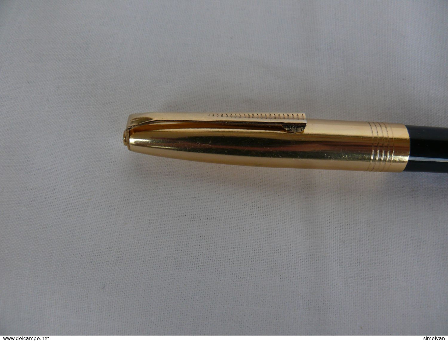 Vintage Fountain Pen Black Body Gold Cap Unbranded #2033 - Lapiceros