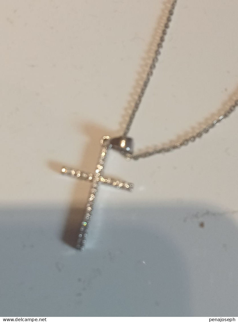 pendentif collier croix avec véritable diamant