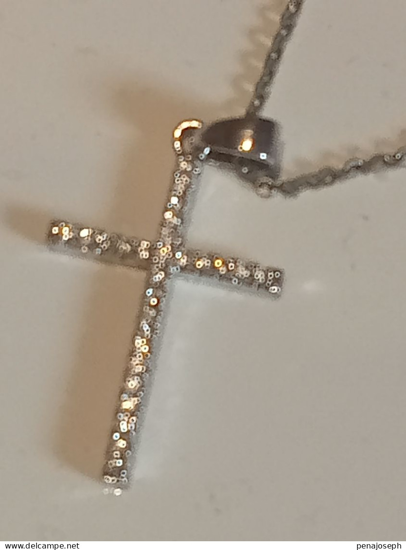 pendentif collier croix avec véritable diamant