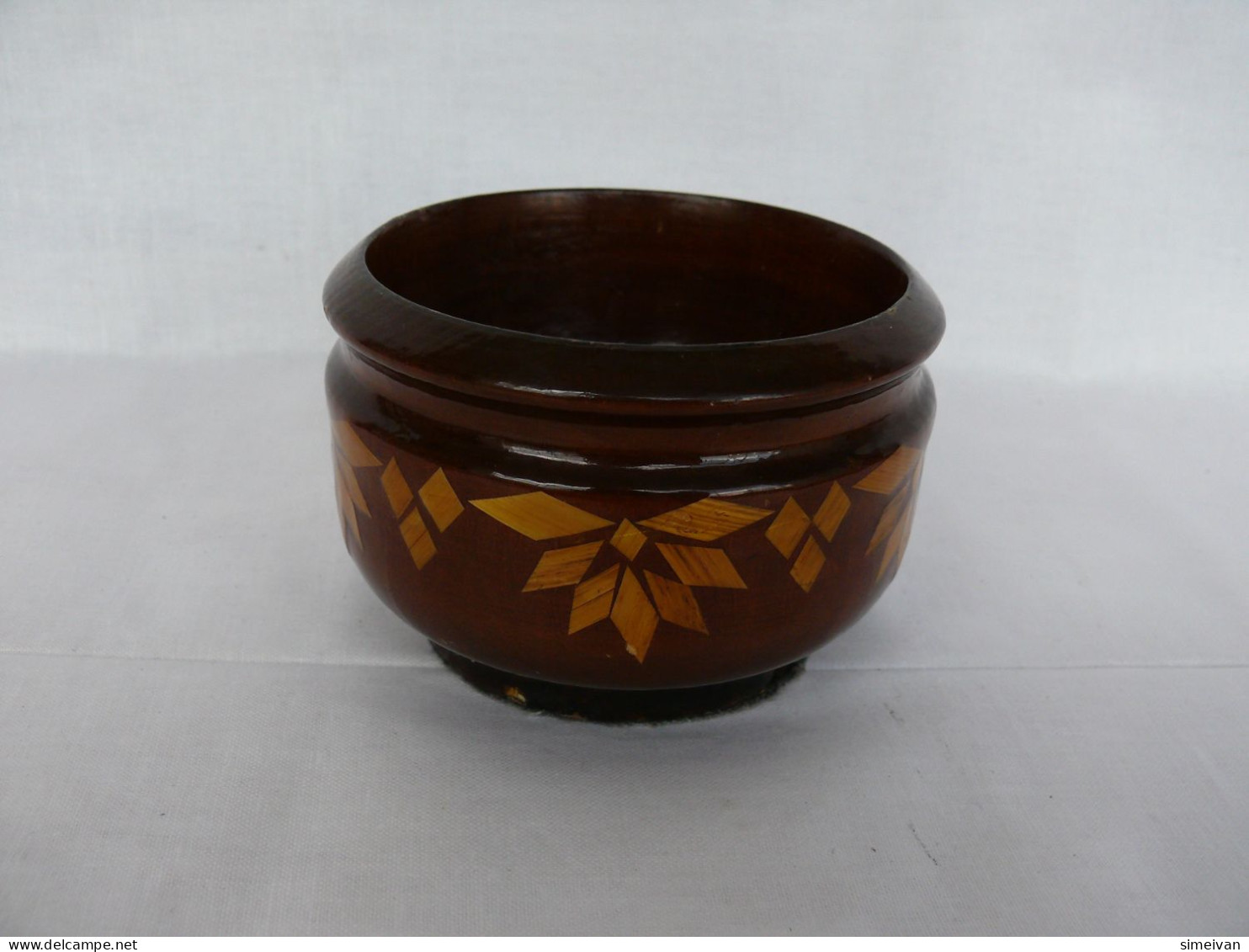 VINTAGE SMALL WOODEN BOWL #2042