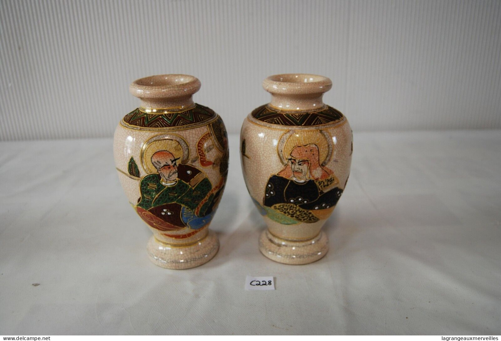 C228 2 Amphores De Style Asiatique - Vases