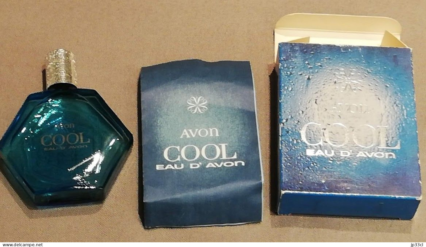 Parfum "Eau D'Avon COOL" Avec Boîte En Carton D'origine Et Notice Explicative (Flacon Presque Plein) - Miniatures Femmes (avec Boite)