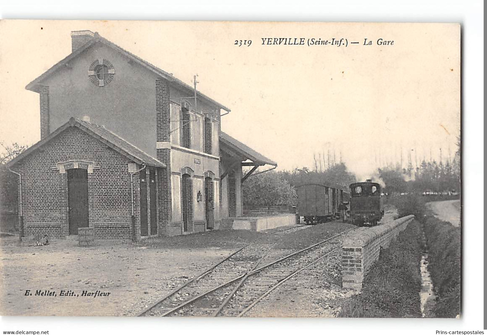 CPA 76 Yerville La Gare Train Tramway  - Yerville
