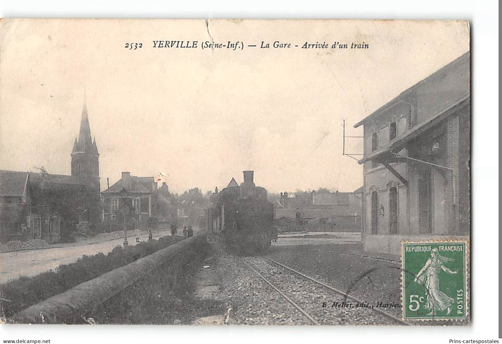 CPA 76 Yerville La Gare Train Tramway  - Yerville