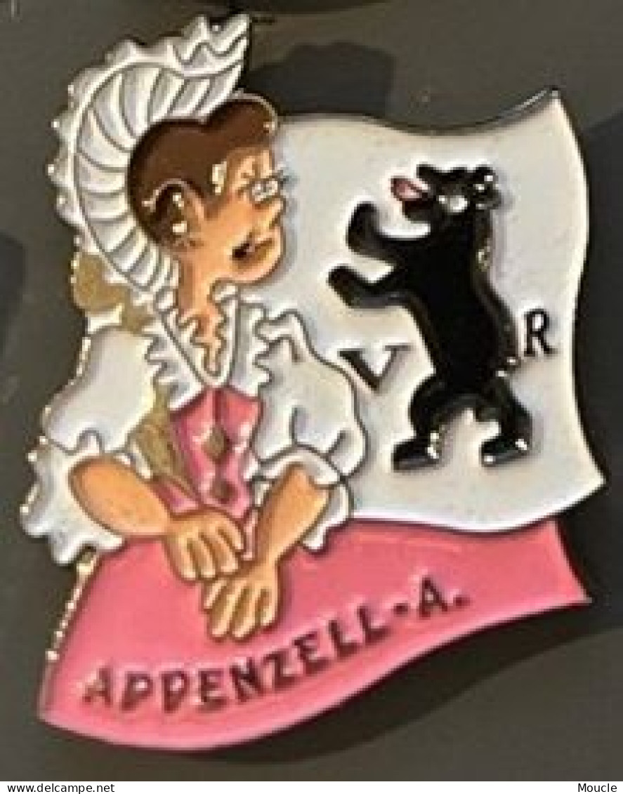 ASSOCIATION COSTUMES SUISSE - CANTON D' APPENZELL RHODES INTERIEURES  - FEMME PAYSANNE - SCHWEIZ - APPENZELL-A. -  (33) - Vereinswesen