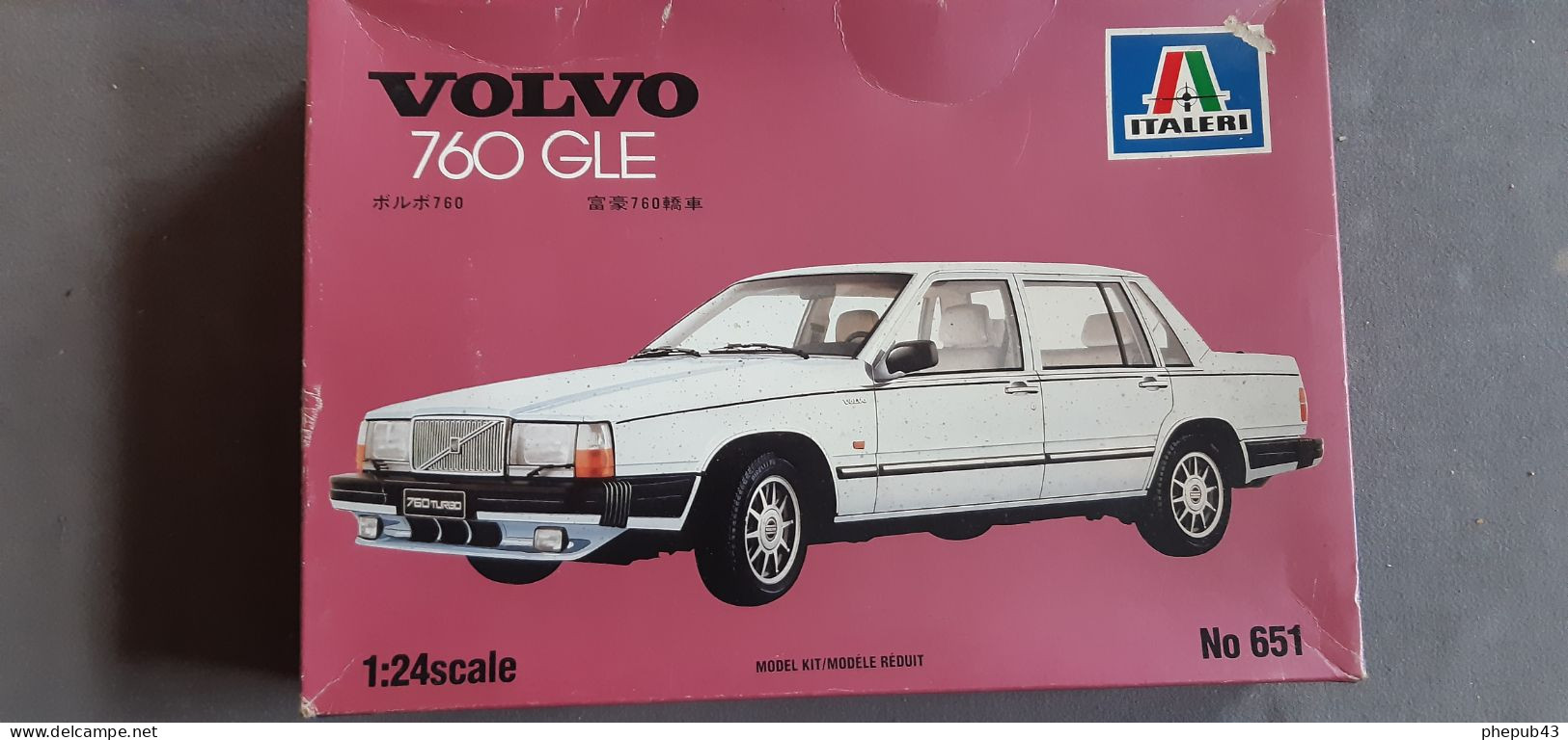 Volvo 760 GLE Sedan (4 Doors) - Full & Complete Model Kit - Italeri (1/24) Réf ; 651 - Autos