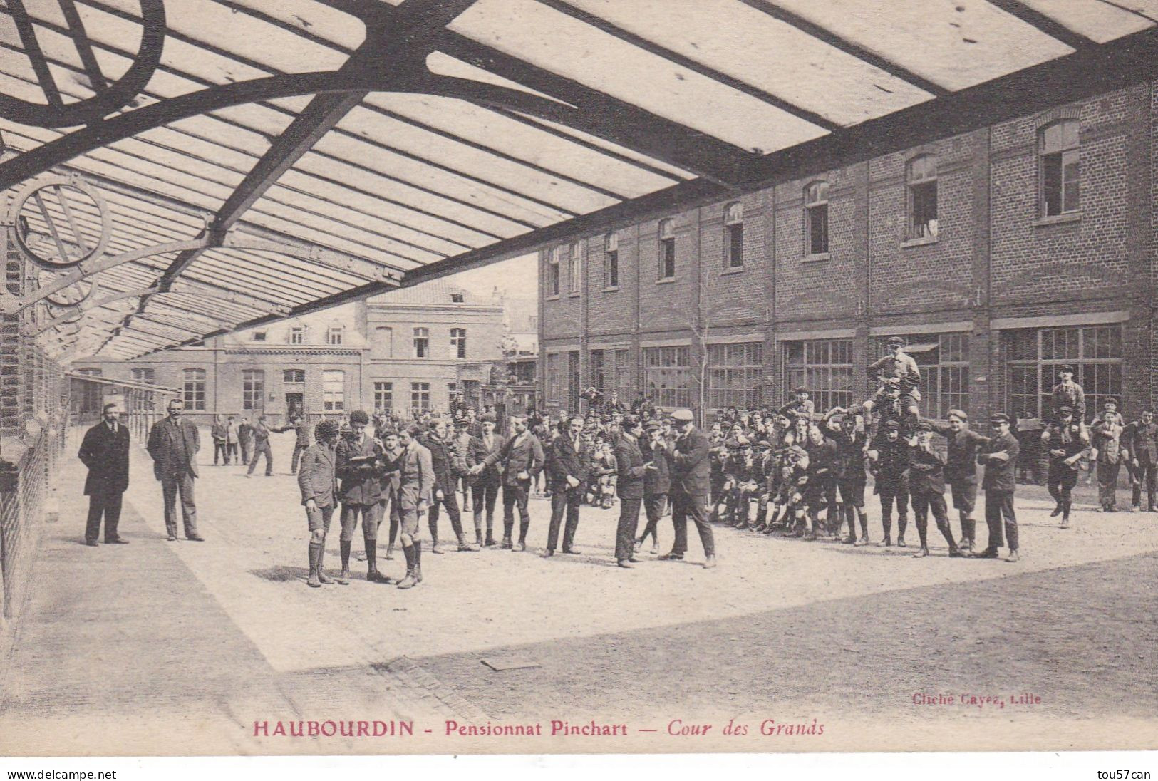 HAUBOURDIN - LILLE - NORD - (59) - CPA BIEN ANIMEE - PENSIONNAT PINCHARD - LA COUR DES GRANDS. - Haubourdin