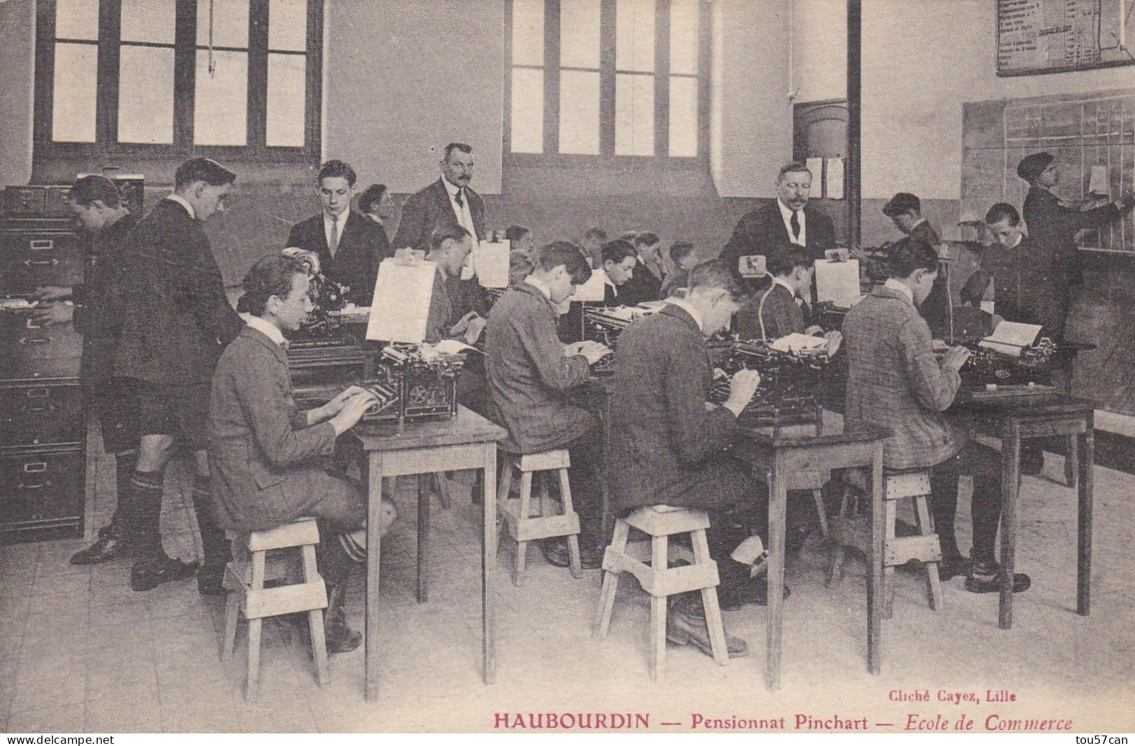 HAUBOURDIN - LILLE - NORD - (59) - CPA BIEN ANIMEE - PENSIONNAT PINCHARD - L'ECOLE DE COMMERCE. - Haubourdin