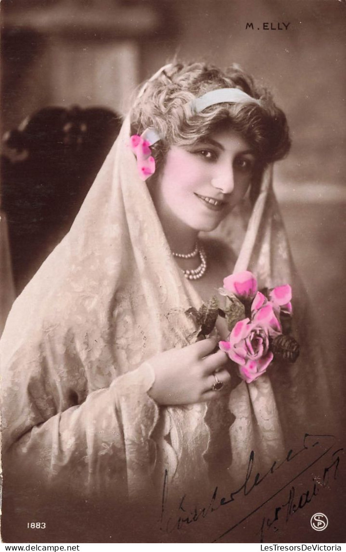 NOCES - M Elly - Jeune Mariée - Voile En Dentelle - Roses - Collier De Perles - Colorisé - Carte Postale Ancienne - Matrimonios