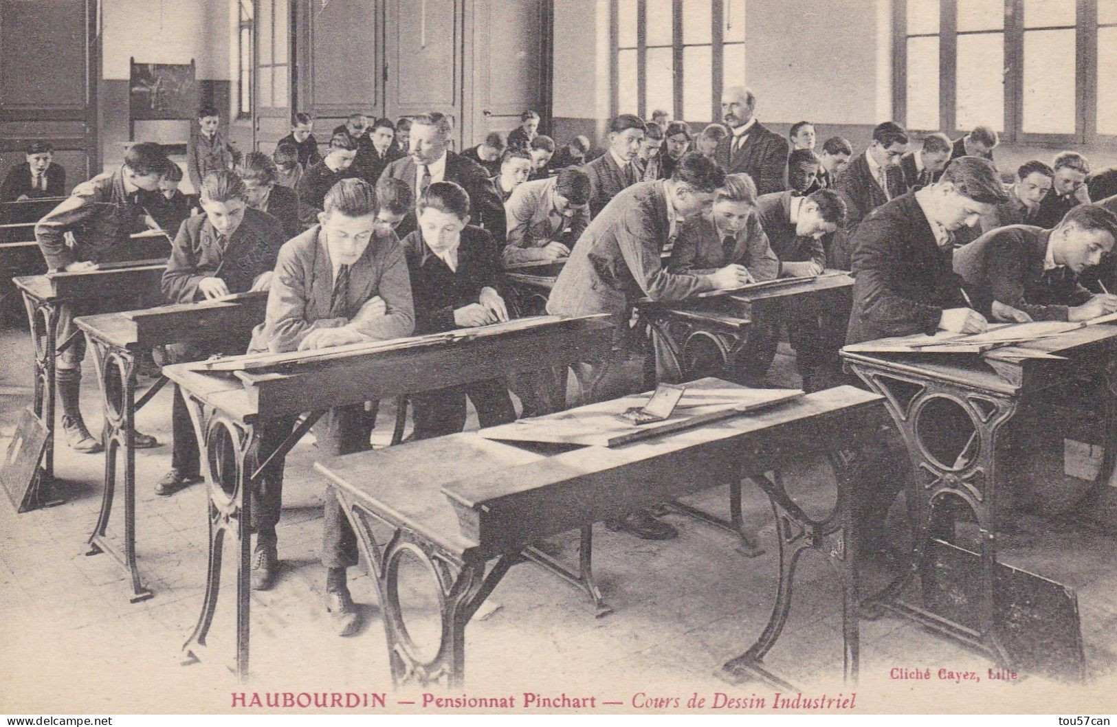 HAUBOURDIN - LILLE - NORD - (59) - CPA BIEN ANIMEE - PENSIONNAT PINCHARD - COUR DE DESSIN INDUSTRIEL. - Haubourdin