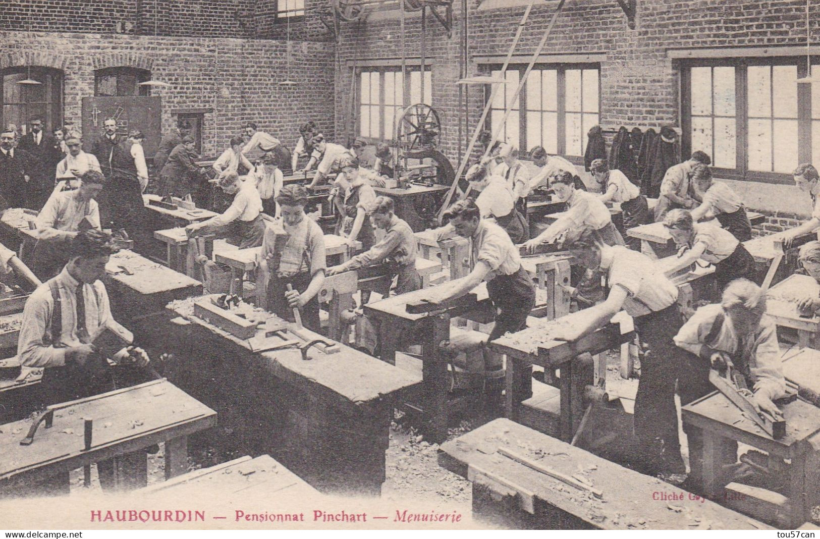 HAUBOURDIN - LILLE - NORD - (59) - CPA BIEN ANIMEE - PENSIONNAT PINCHARD - MENUISERIE. - Haubourdin