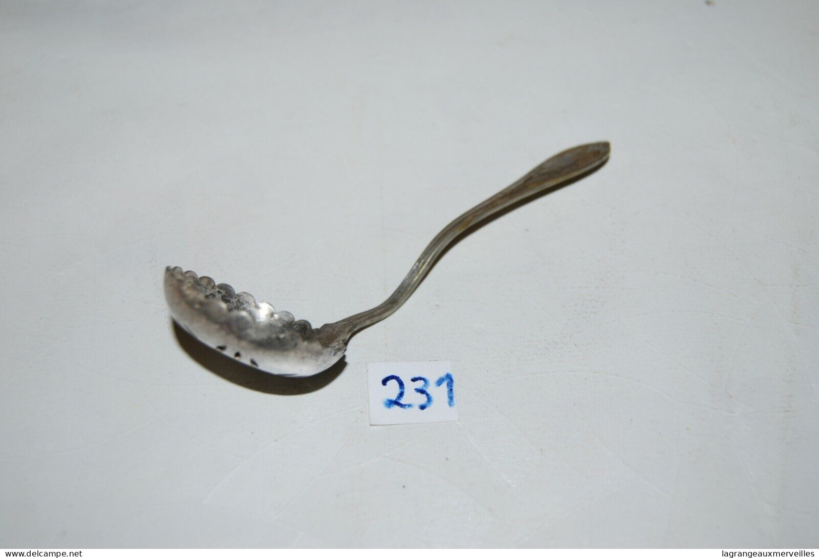 C231 Art De La Table - Ancienne Cuillère Ajourée - Métal - Spoons