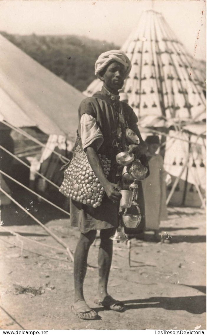 MAROC - Marrakech - Un Porteur D'eau à La Diffa - WF - Carte Postale Ancienne - Marrakesh