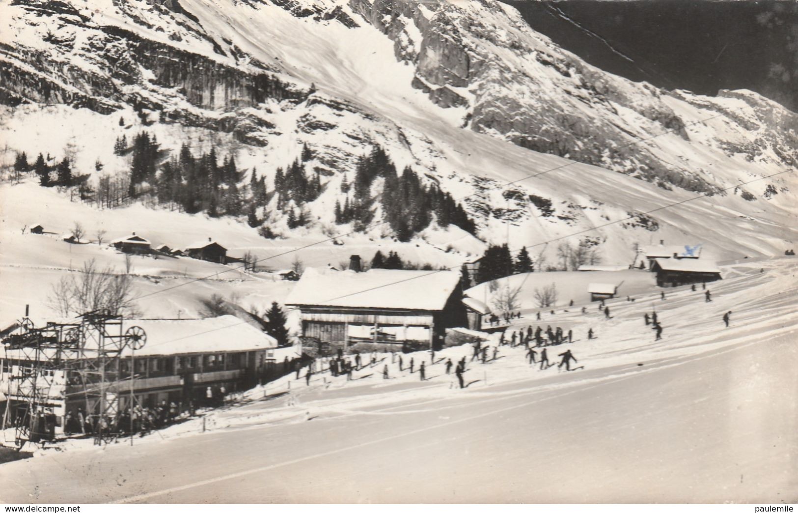 CPA  74   LE GRAND BORNAND T 56      LE CHINAILLON LES PISTE TRES ANIMEE - Le Grand Bornand