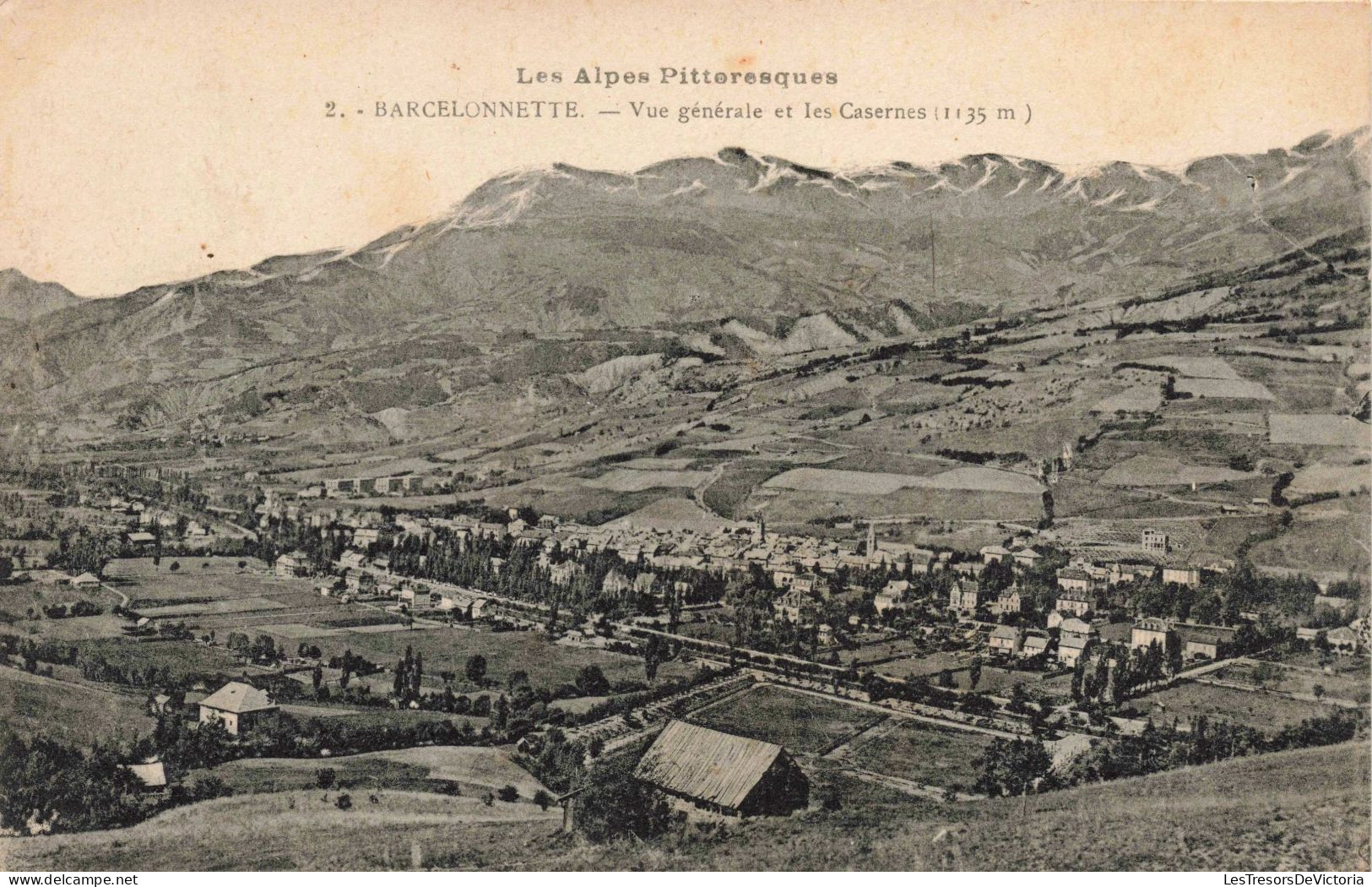 FRANCE - Barcelonnette - Vue Générale Et Les Casernes  - Carte Postale Ancienne - Barcelonnetta