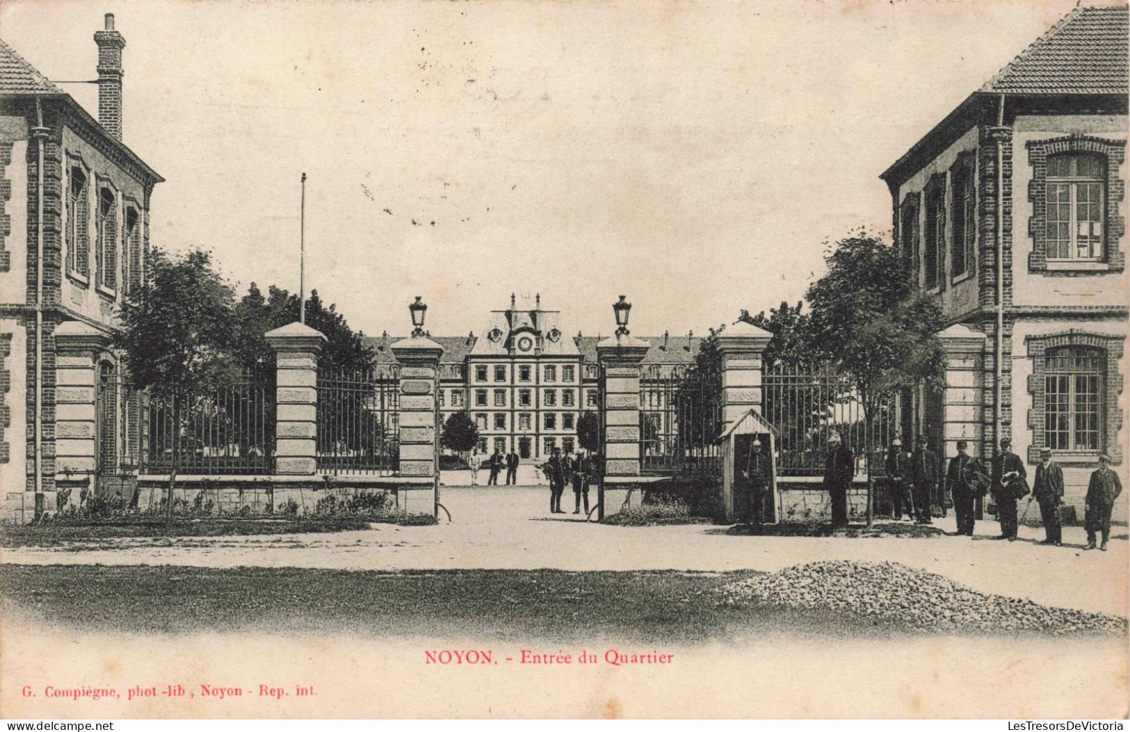 FRANCE - Noyon - Entrée Du Quartier - Carte Postale Ancienne - Noyon