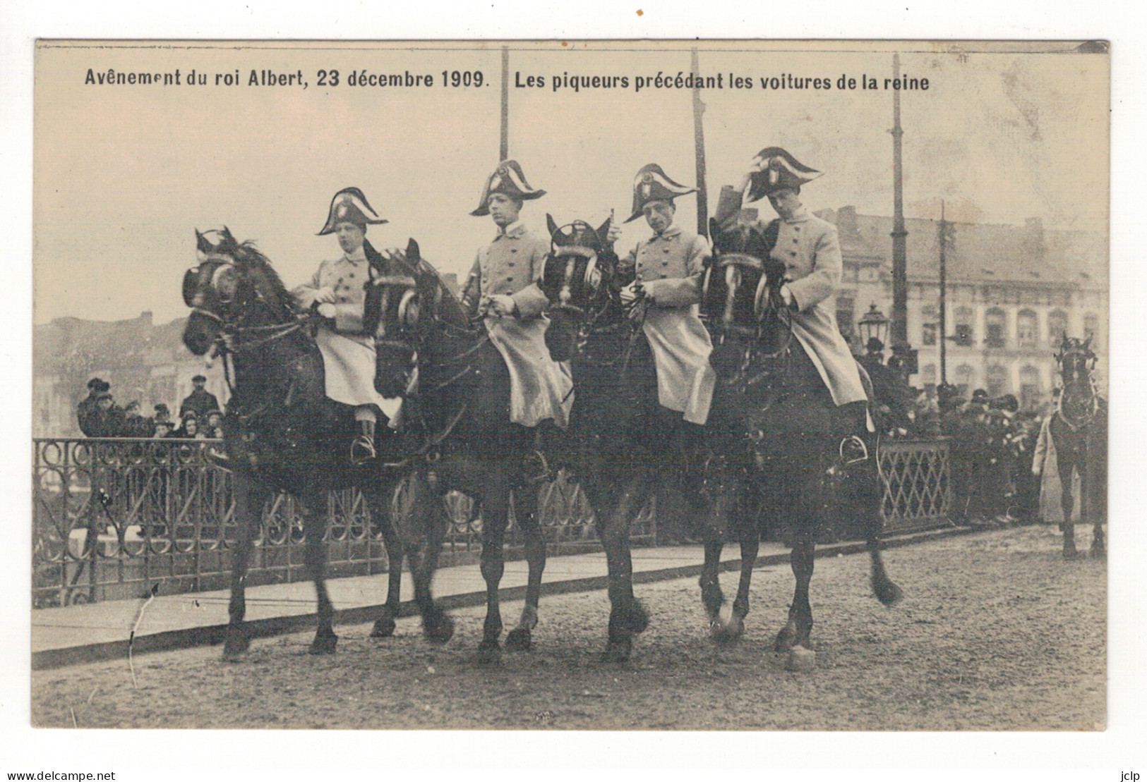 Avènement Du Roi Albert, 23 Décembre 1909.  Les Piqueurs Précédant Les Voitures De La Reine. - Demonstrationen