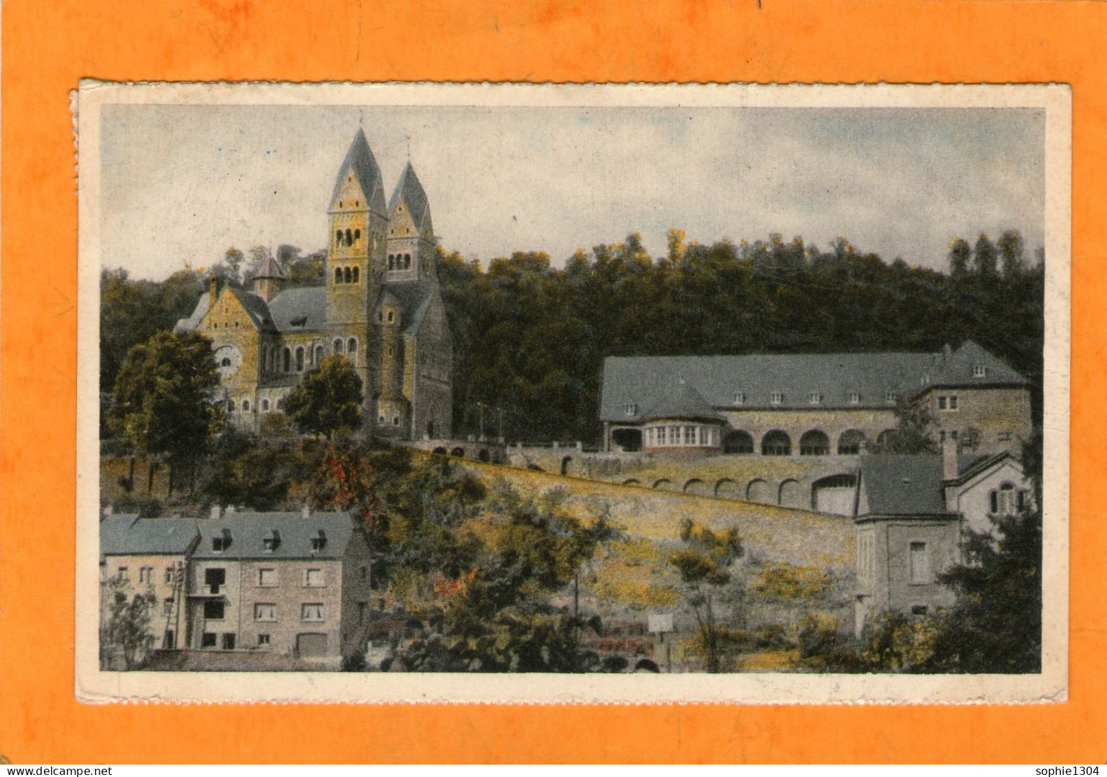 CLERVAUX - Eglise Et Nouvelle Ecole - Clervaux