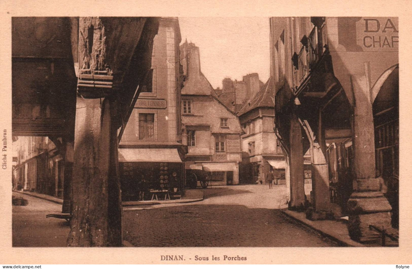 Dinan - Place , Sous Les Porches - Cpa LA VIEILLE MAISON - Dinan