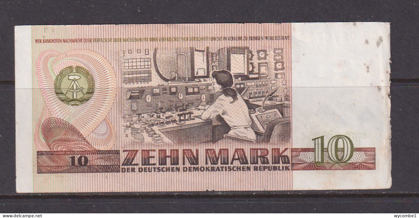 EAST GERMANY -  1971 10 Mark Circulated  Banknote - 5 Mark