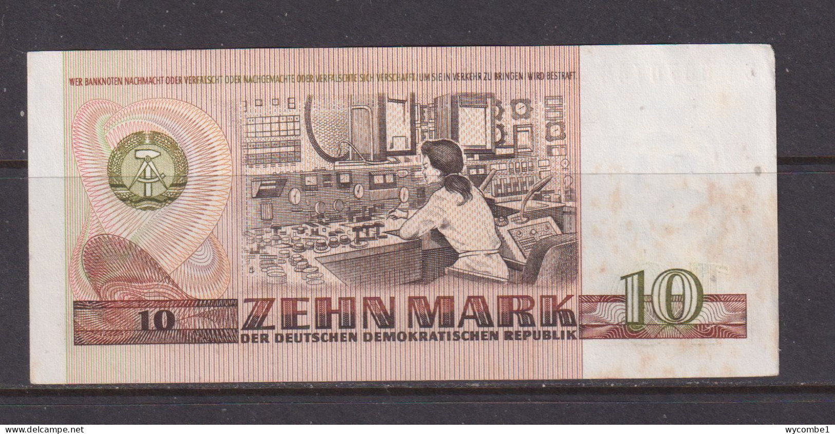 EAST GERMANY -  1971 10 Mark Circulated  Banknote - 5 Mark