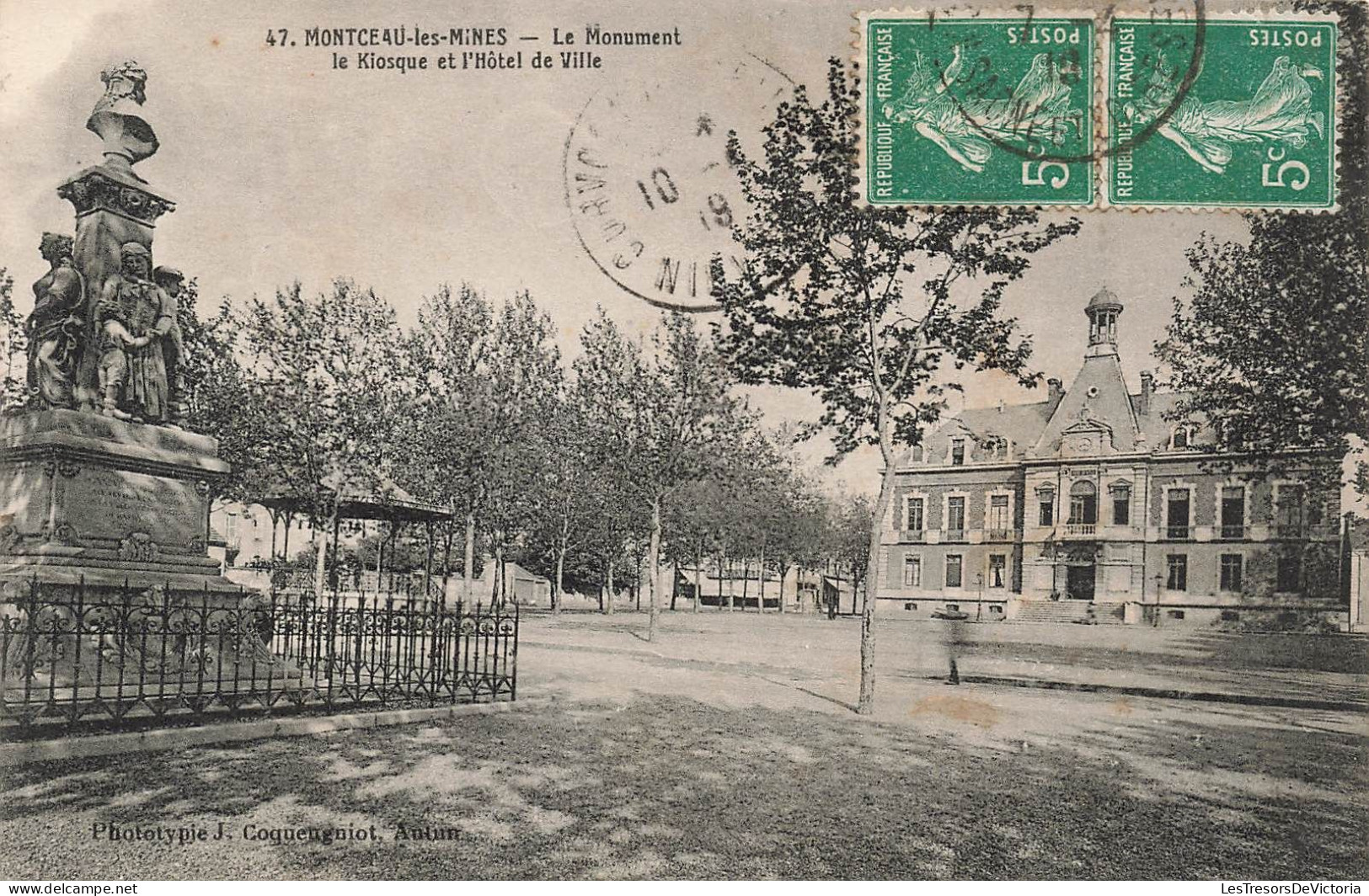 FRANCE - Montceau Les Mines - Le Monument Le Kiosque Et L'Hôtel De Ville  - Carte Postale Ancienne - Montceau Les Mines