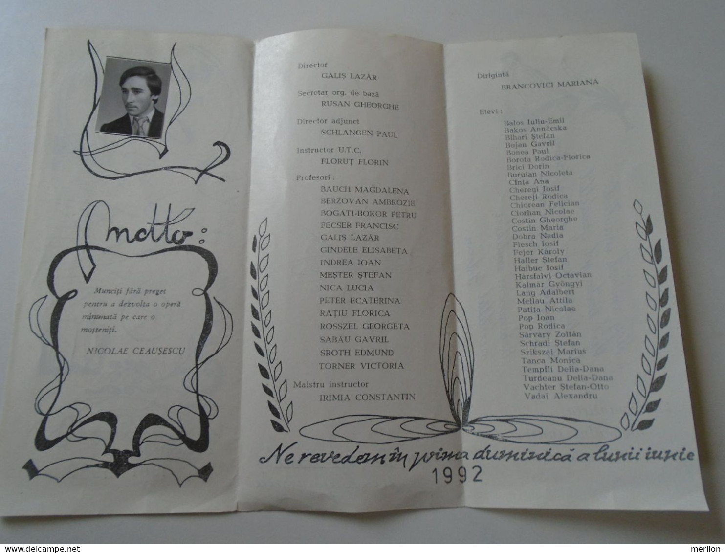 ZA462.17   Romania Carei Nagykároly   Graduation Invitation 1981-82 - Diploma & School Reports