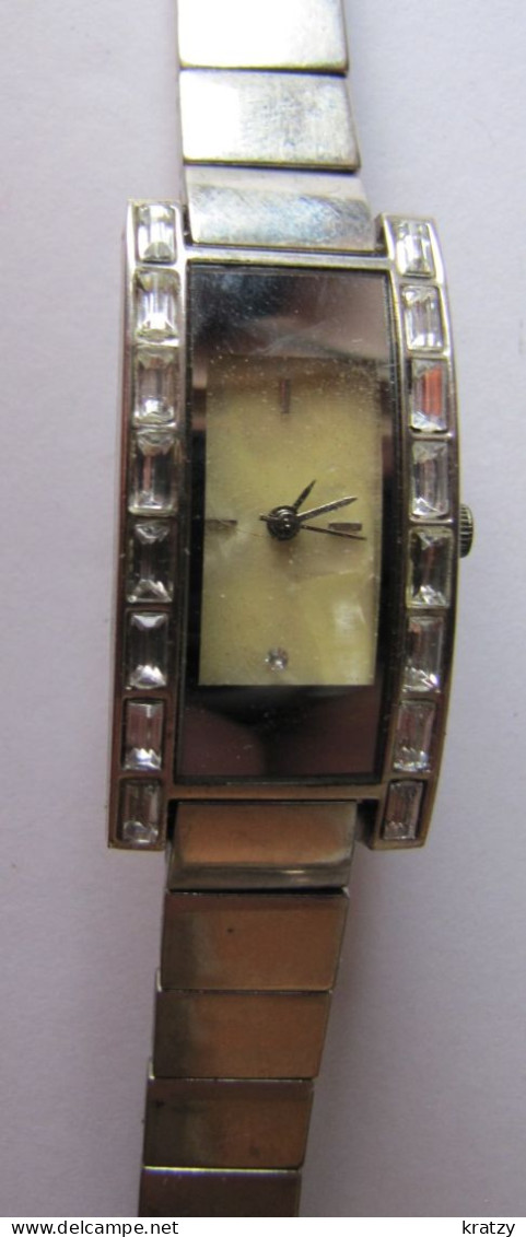 MONTRE - Pour Femme à Quartz - Pile à Changer - Orologi Moderni