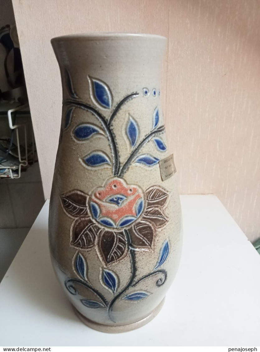 Vase Ancien Hauteur 28 Cm Diamètre 14 Cm En Gres Artisanal - Vazen