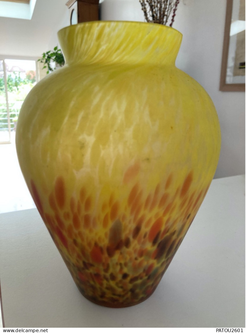 VASE EN VERRE MARMOREEN JAUNE ORANGE  HAUTEUR 23 CM - Jarrones