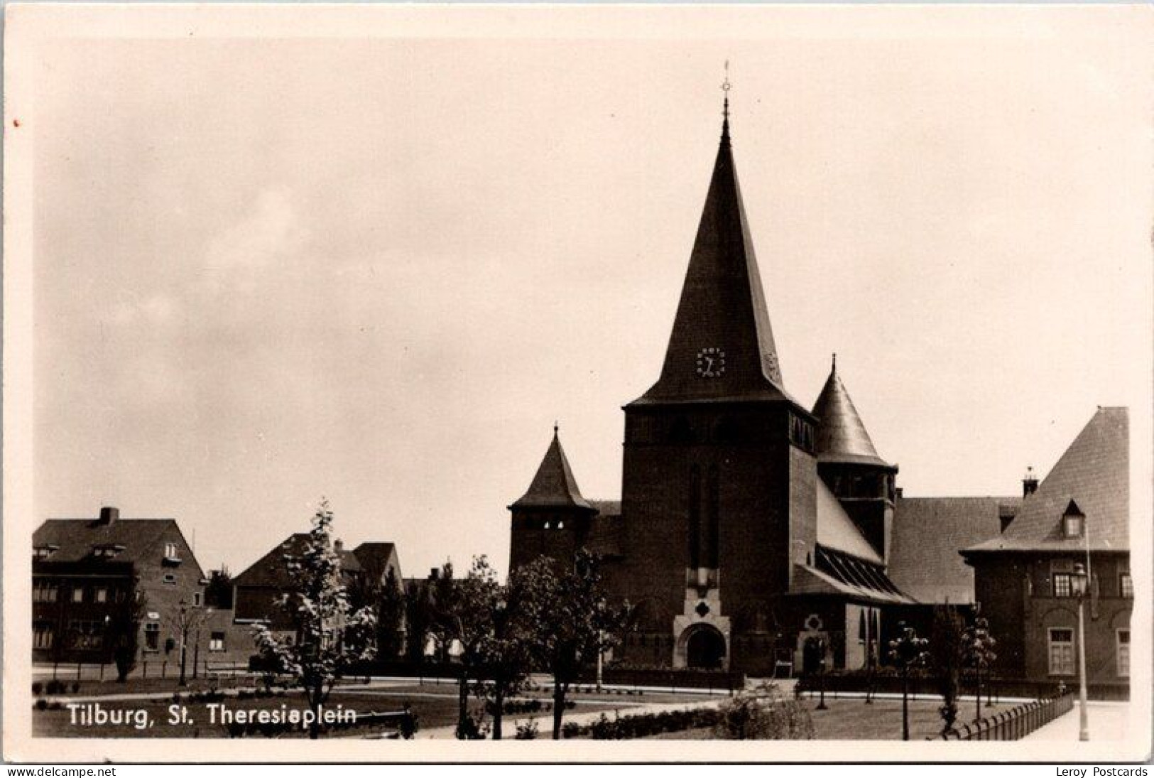 St. Theresiaplein, Tilburg 1941 (NB) - Tilburg