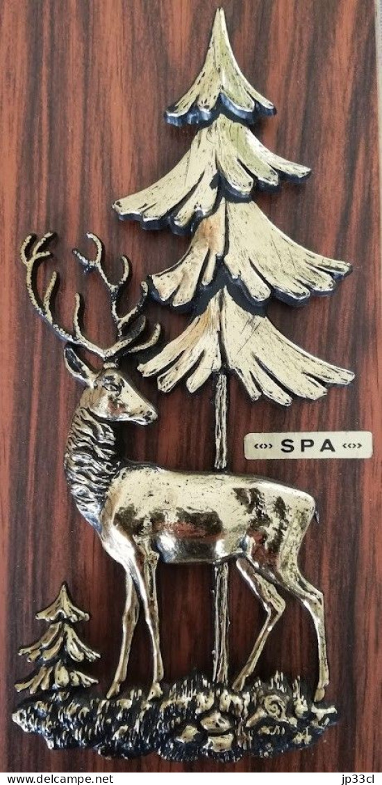 Décoration Murale En Métal étiquetée SPA Avec Cerf Et Sapins (sur Support En Bois) - Eisenarbeiten