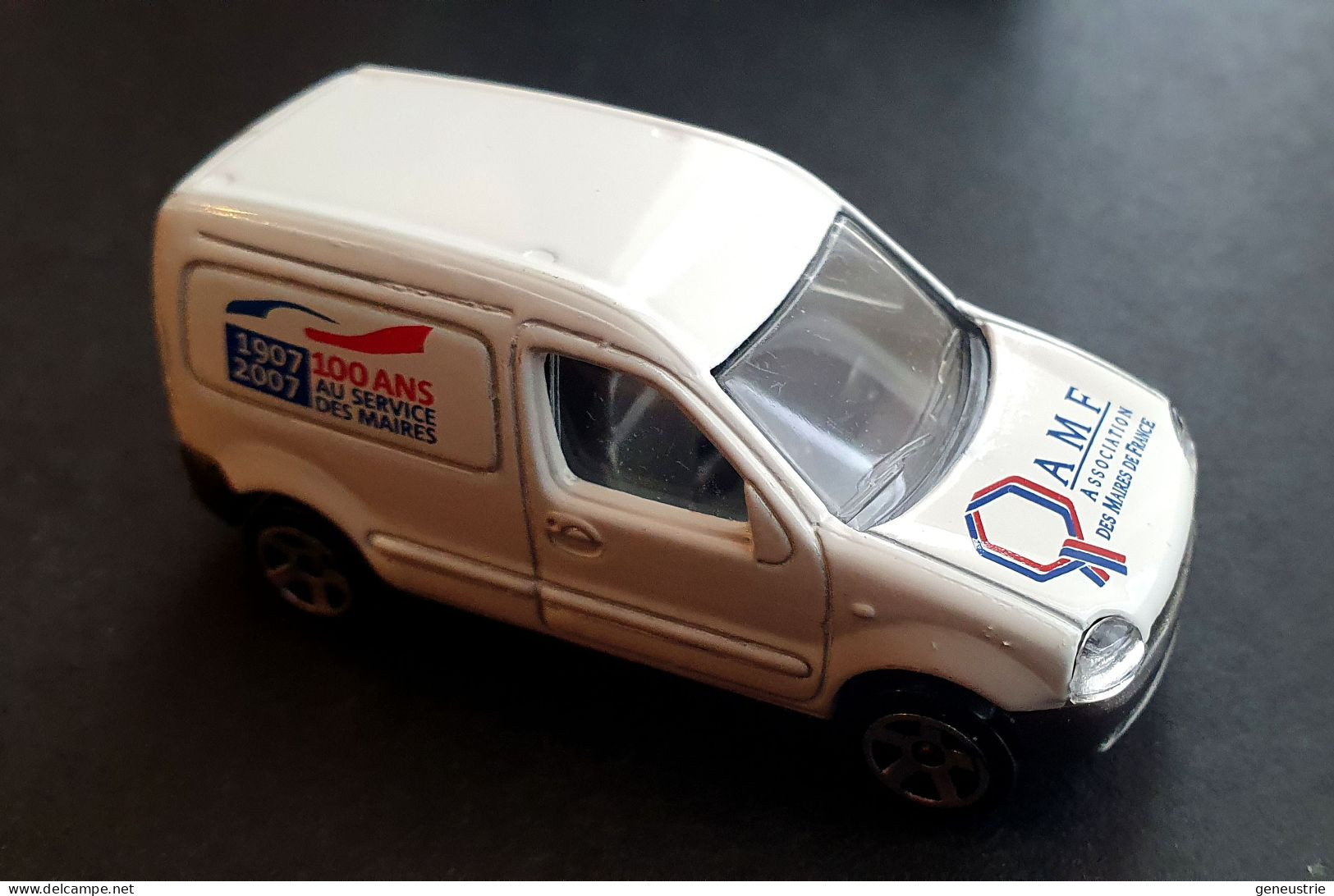 Rare ! Renault Kangoo Majorette 2007 "AMF Association Des Maires De France" Echelle 1/57 - Majorette