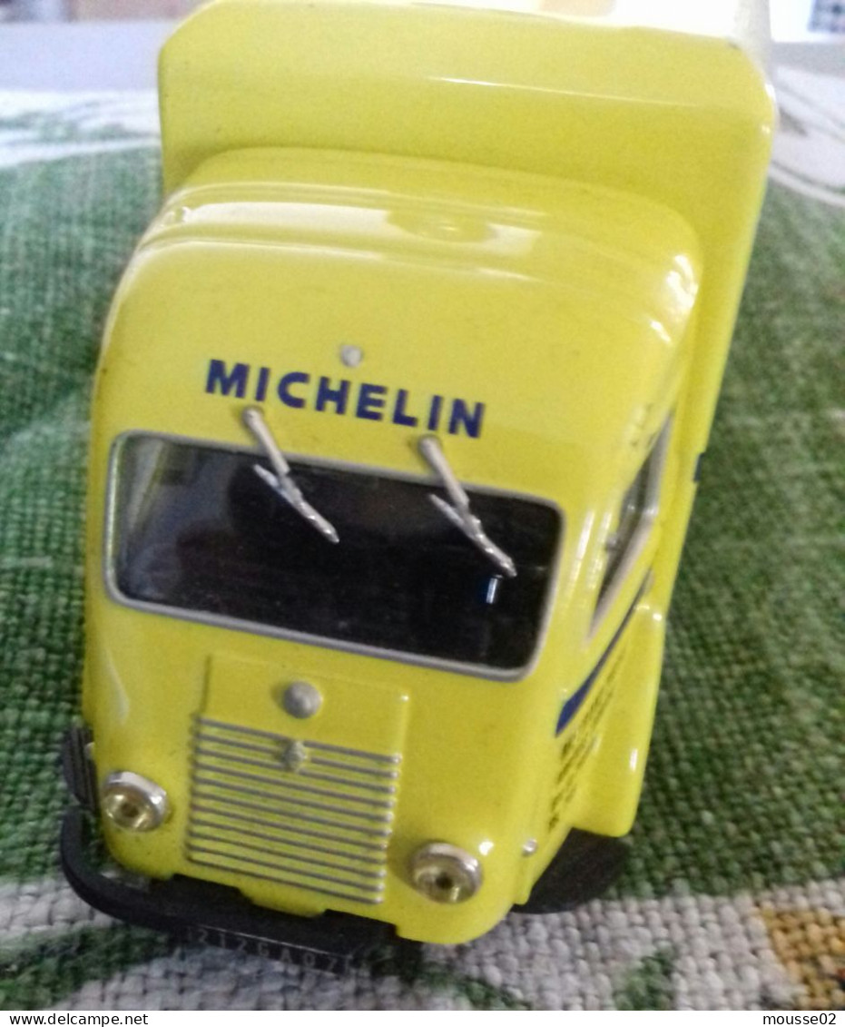 Voiture  RENAULT GALION 1/43 MICHELIN 1950 Jaune Occasion TBE - Eligor