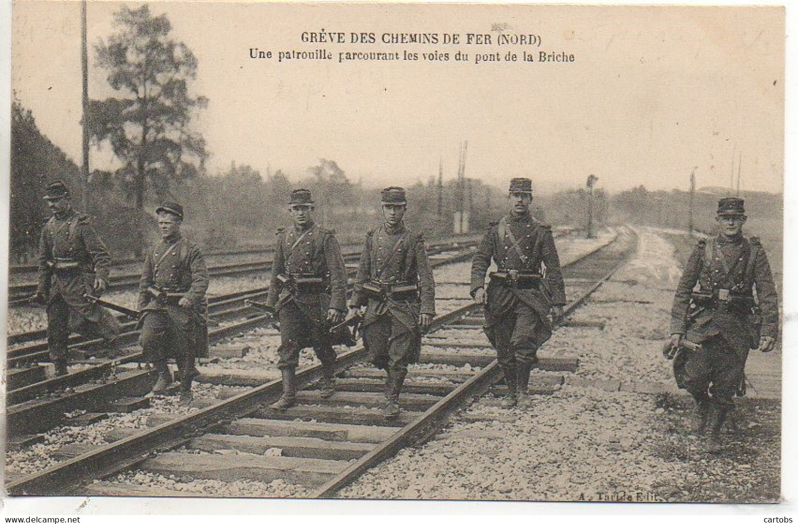 GREVE Des CHEMINS DE FER DU NORD : Une Patrouille Parcourant Les Voies Du Pont De La Briche (Epinay-sur-Seine) - Streiks