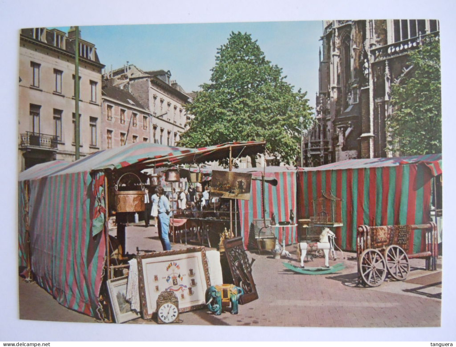 Bruxelles Brussel Grand-Sablon Marché Des Antiquaires Grote-Zavel Antiqwiteiten Markt Edition Le Berrurier 679 - Märkte