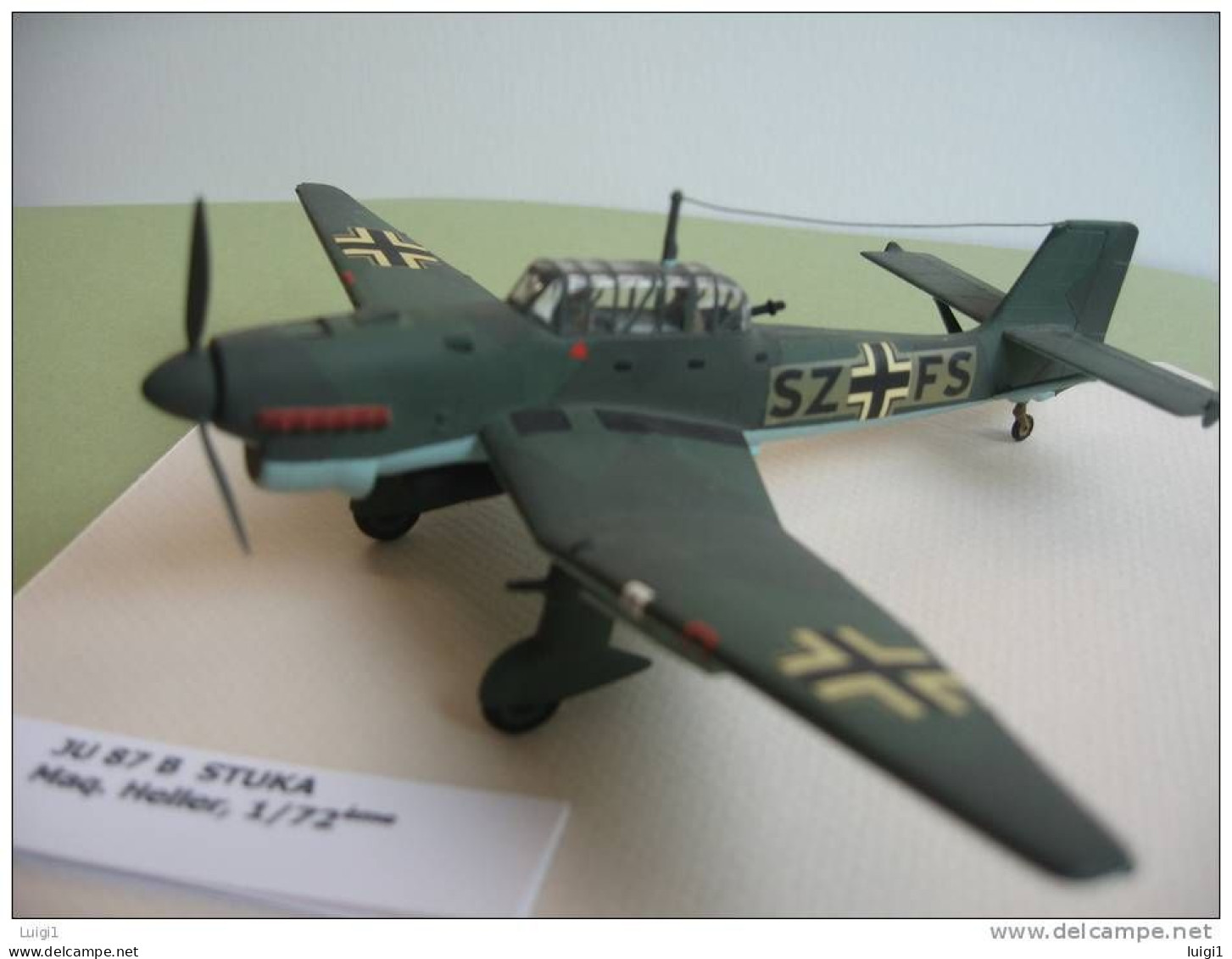 Maquette Plastique HELLER " Avion Militaire STUKA  JU 87 B  "  - Montée  éch : 72ème - Détaillée Et Complète. TB - Vliegtuigen