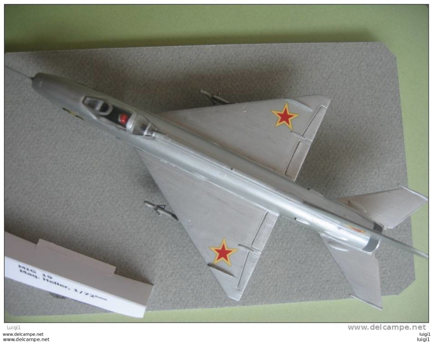 Maquette Plastique HELLER " Avion Militaire MIG 19 "  - Montée  éch : 72ème - TB - Vliegtuigen