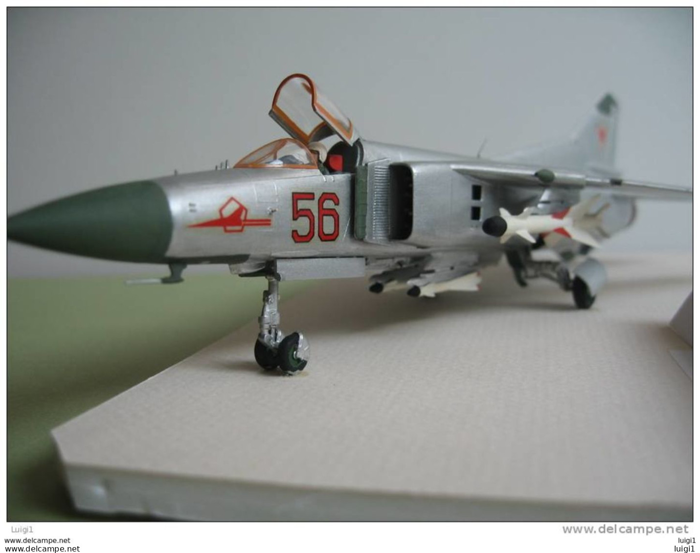 Maquette Plastique  HELLER " Avion Militaire MIG 21 ", Montée Au 72ème - Ailes à Géométrie Variable. Très Détaillée.TB. - Vliegtuigen