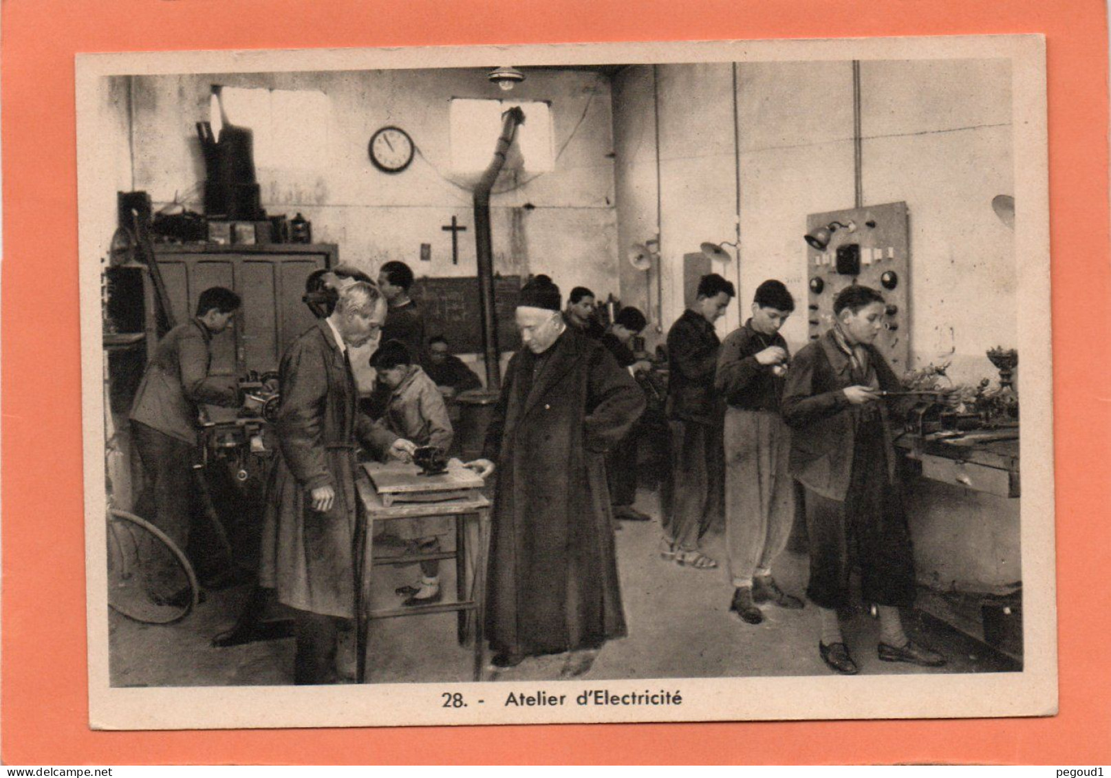 CARTE POSTALE . NICE. PATRONAGE SAINT-PIERRE. " OEUVRE DON BOSCO ". ATELIER D' ELECTRICITE Achat Immédiat - Old Professions